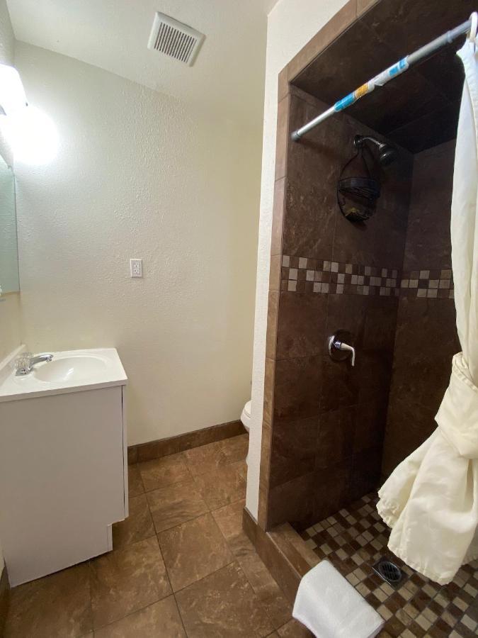 Economy Inn Paso Robles Exteriör bild