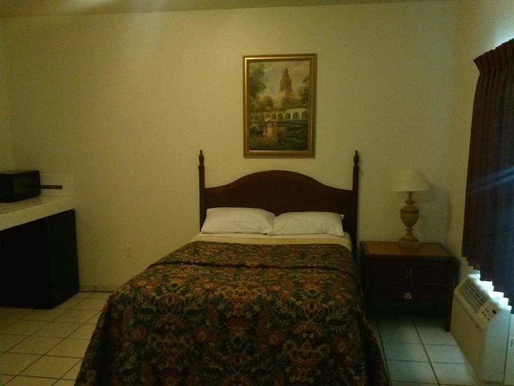 Economy Inn Paso Robles Exteriör bild