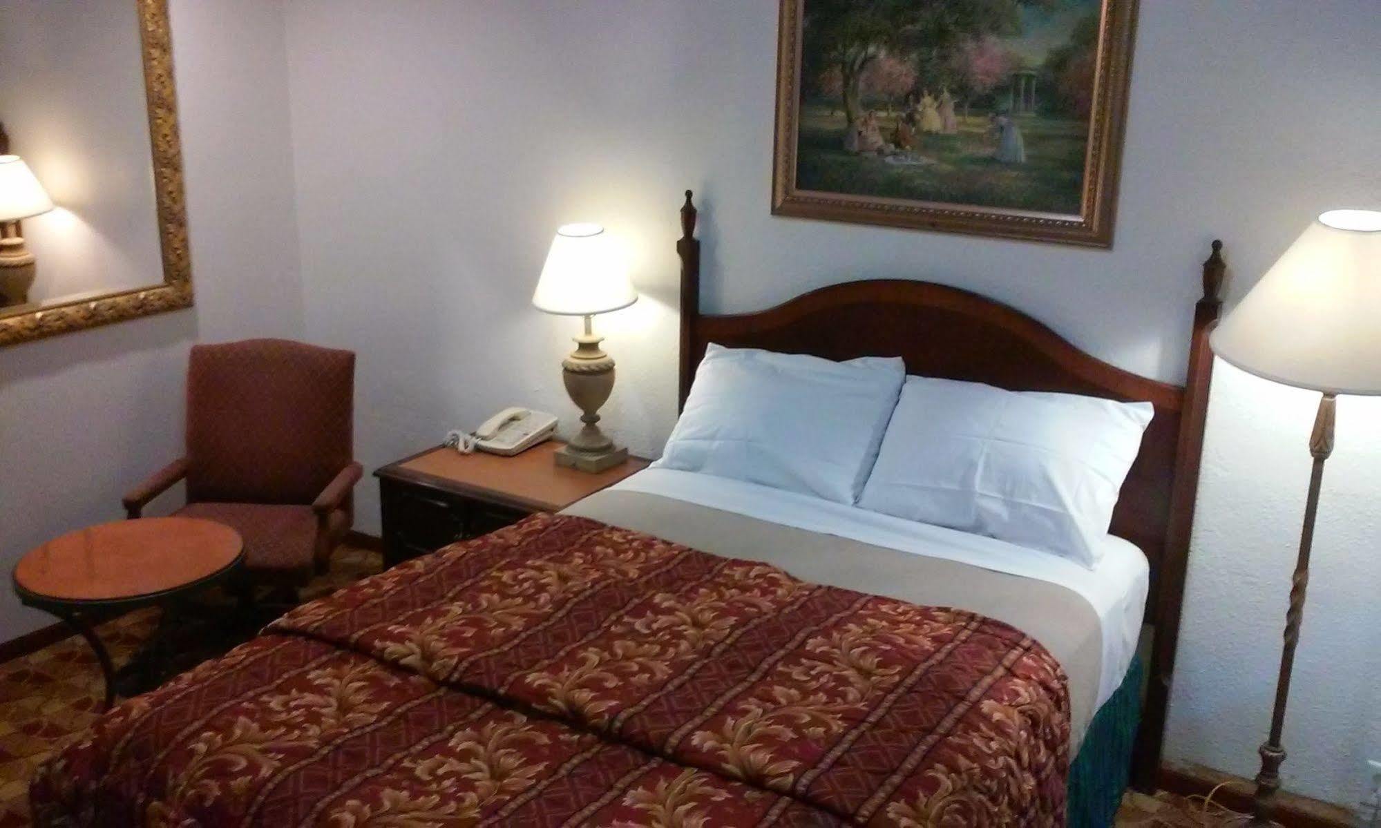 Economy Inn Paso Robles Exteriör bild